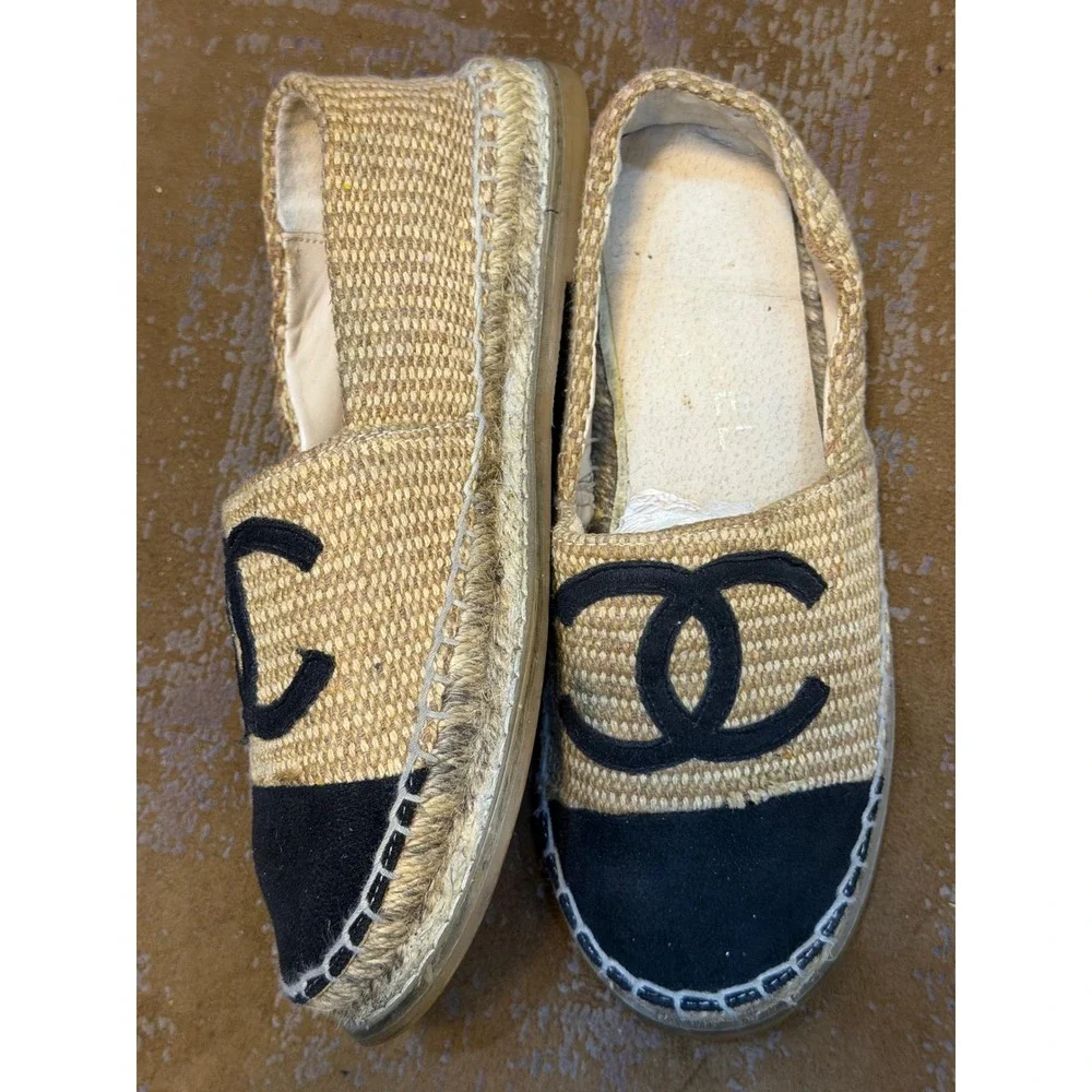 CHANEL espadrilles crafted